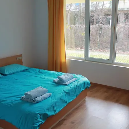 Апартаменты One Bedroom At Yassen Complex. 5 Mins To The Beach Солнечный берег