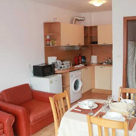 One Bedroom At Yassen Complex. 5 Mins To The Beach 아파트 *