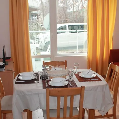 One Bedroom At Yassen Complex. 5 Mins To The Beach 아파트