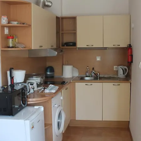One Bedroom At Yassen Complex. 5 Mins To The Beach